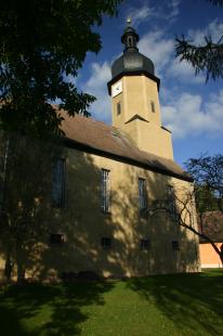 Kirche Zöllnitz außen